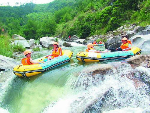 全长约4公里,是信宜市新开发的旅游景区之一