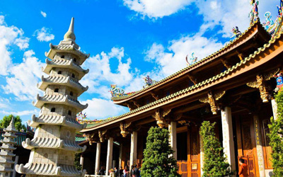 【长青树•小鸟旅行—畅享潮厦升级版】厦门鼓浪屿、南普陀、环岛路 、曾厝垵 、老院子文化风情园、 送大型实景演出“闽南传奇秀”、南江土楼、潮州滨江长廊、古城墙、广济桥、品潮州牛肉丸火锅汽车5天