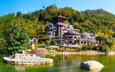【广东人游广东】新兴天露山、仿古梅溪小镇、无忧谷栈道、品农家青梅宴、纯玩汽车1天(信宜专线)
